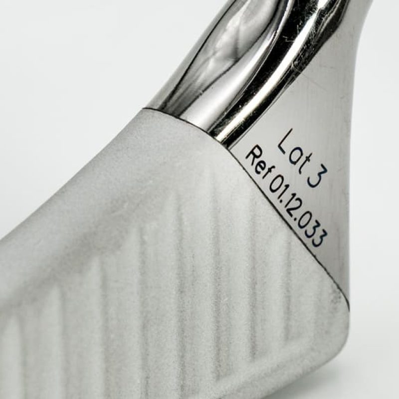 Incisione-laser-su-metalli-strumenti-medicali